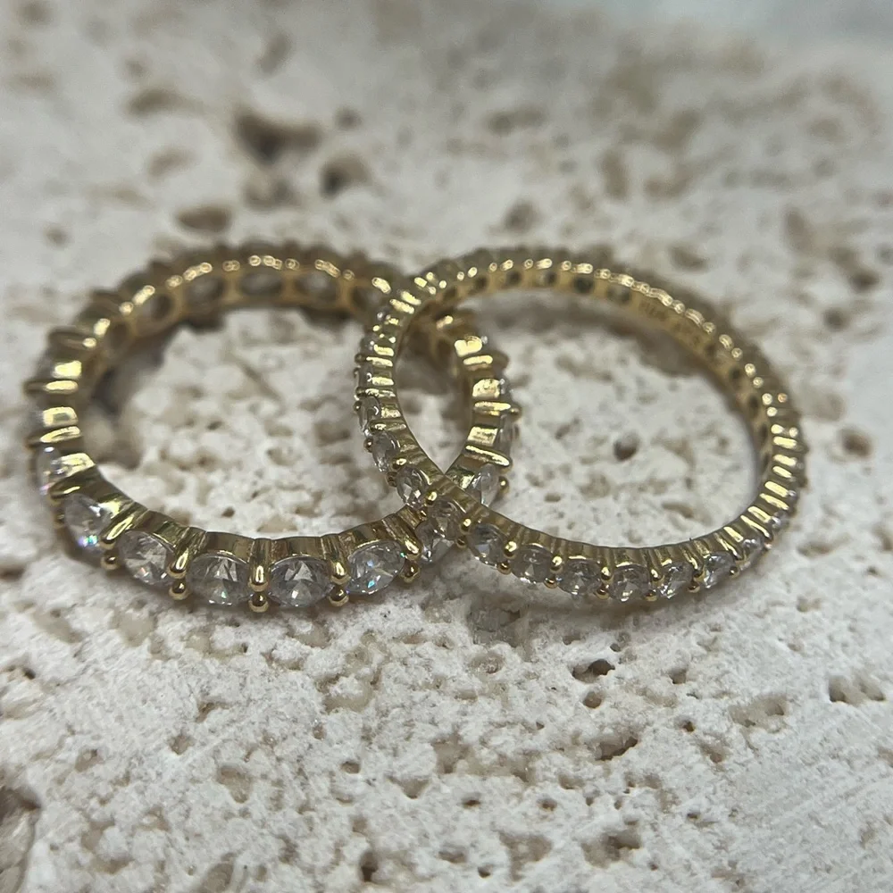 Set of Cubic Zirconia 10k yellow gold eternity bands - Picture 4 of 10